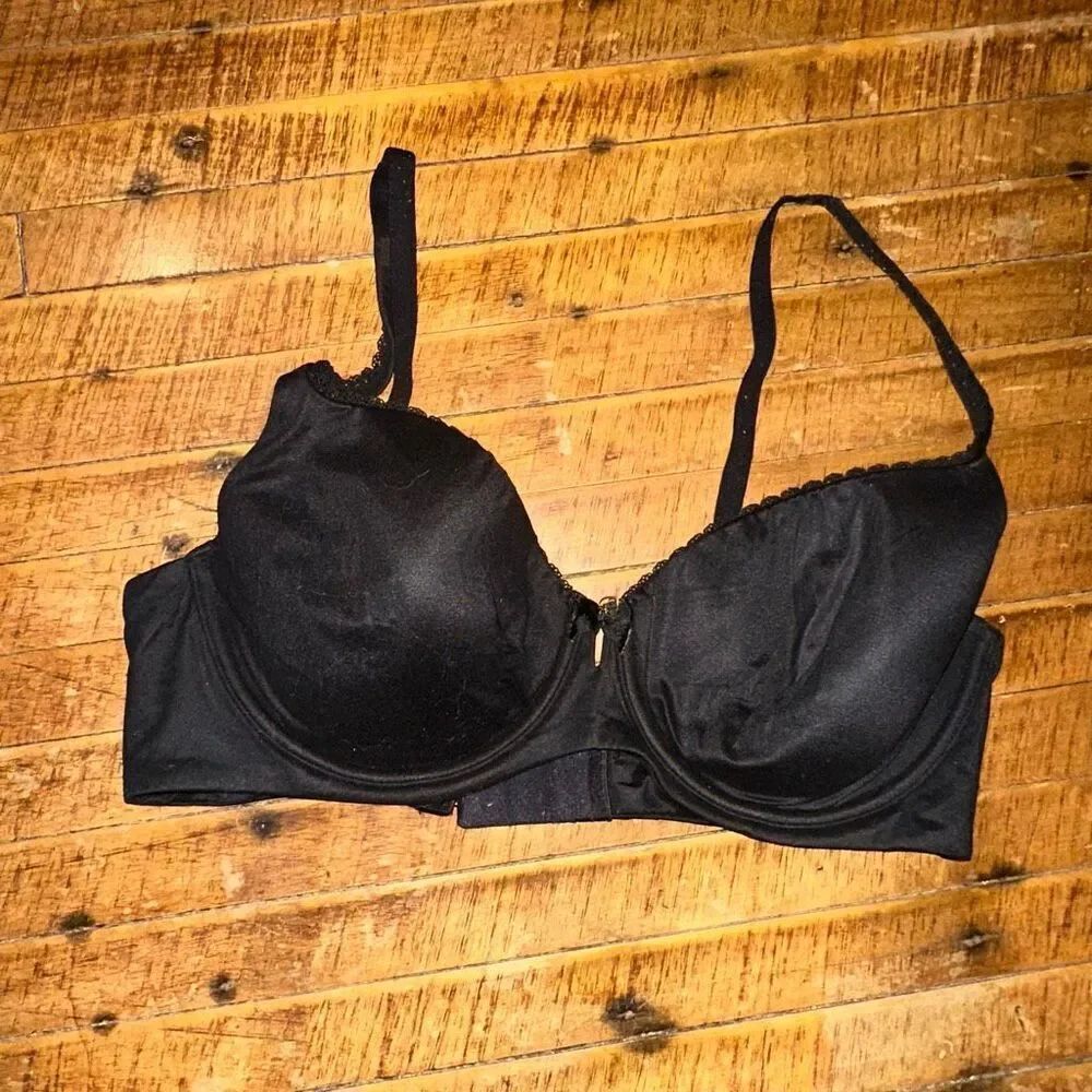 Victoria’s Secret 36D black soft Body lined Demi bra